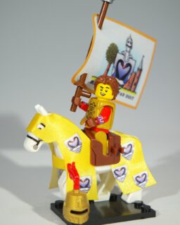 Ridderman Sterk nu ook vereeuwigd als minifiguur! Beschikbaarheid in de webwinkel van BLOKJESFAN laat nog even op zich wachten.
#customminifig #ridder #hetlandvanooit #legominifigure #legopoppetje #legoridder